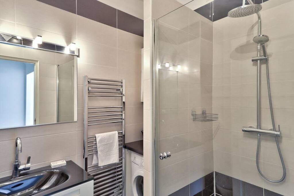 L29 Lenval Beach At 1Min Walk To Sea Front Ac Balcony Nice Bagian luar foto