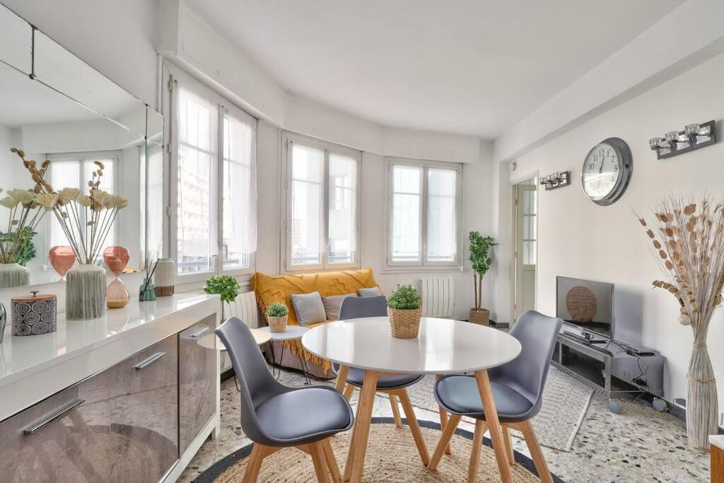 L29 Lenval Beach At 1Min Walk To Sea Front Ac Balcony Nice Bagian luar foto